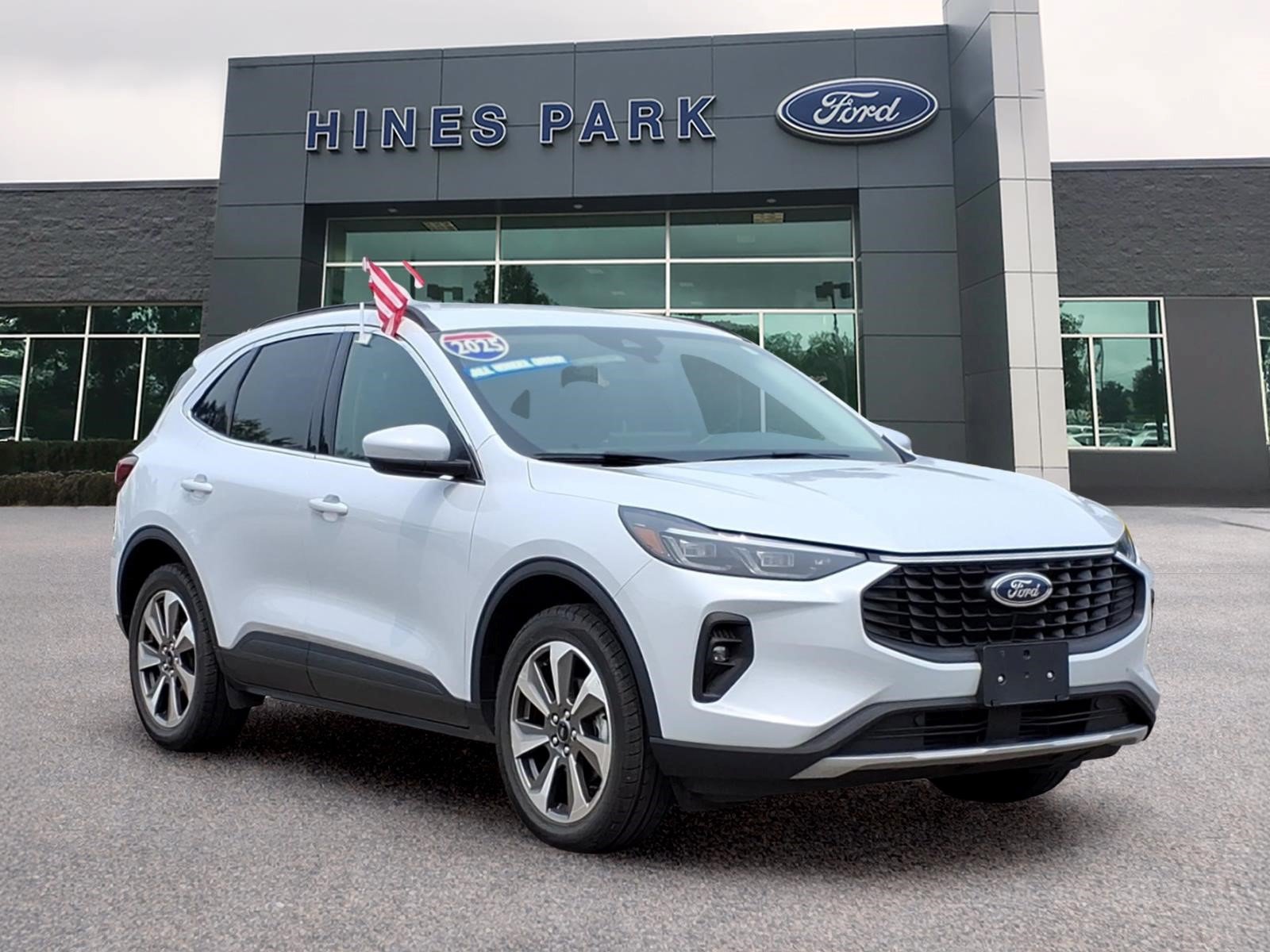 Certified 2025 Ford Escape Platinum AWD/4WD image 1