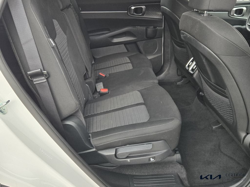 Certified 2026 Kia Sorento LX FWD image 16