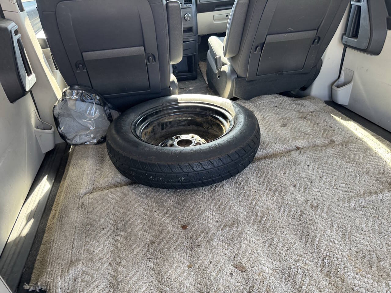 Used 2009 Dodge Grand Caravan FWD image 24