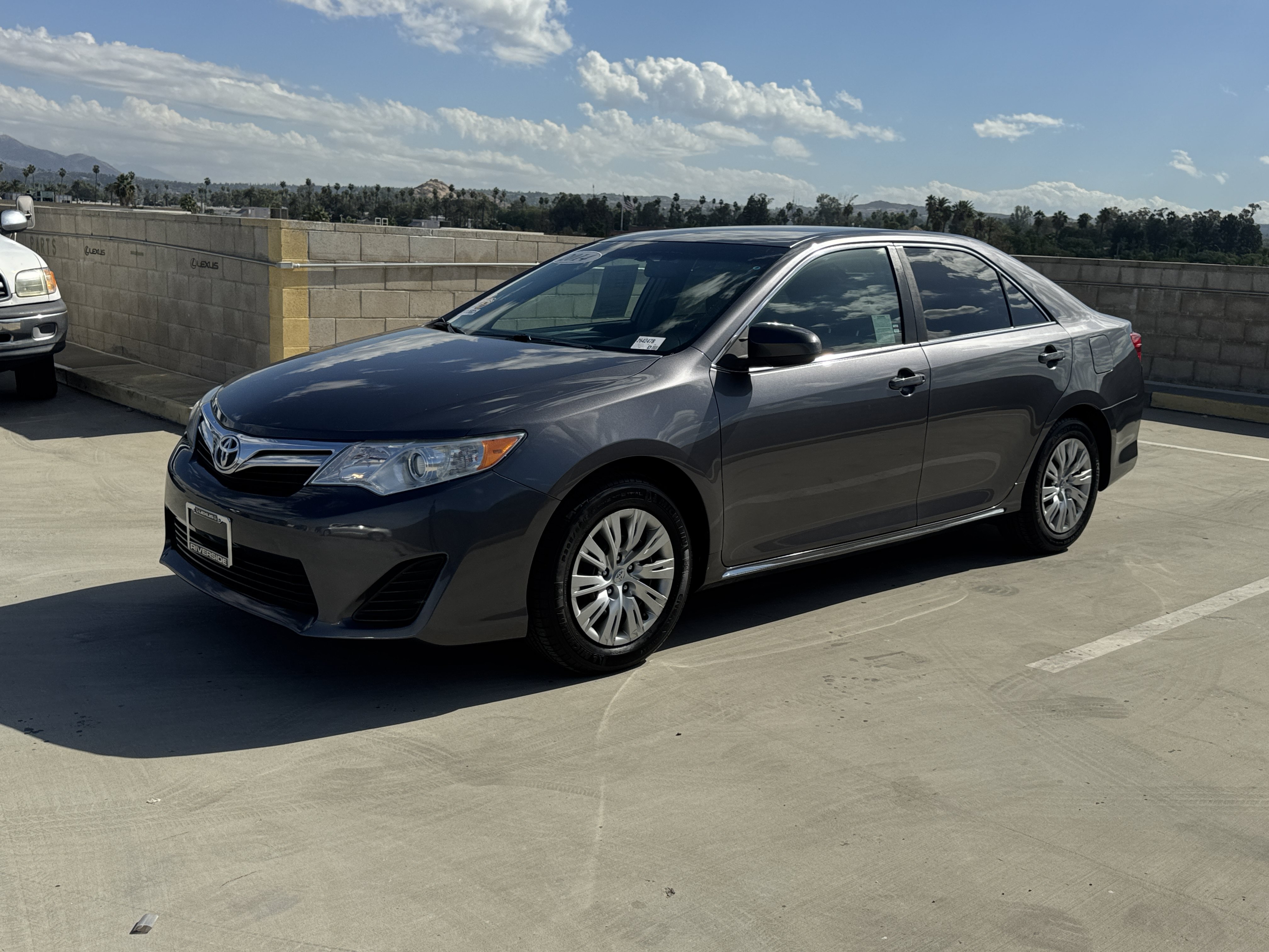 Used 2014 Toyota Camry LE FWD image 4