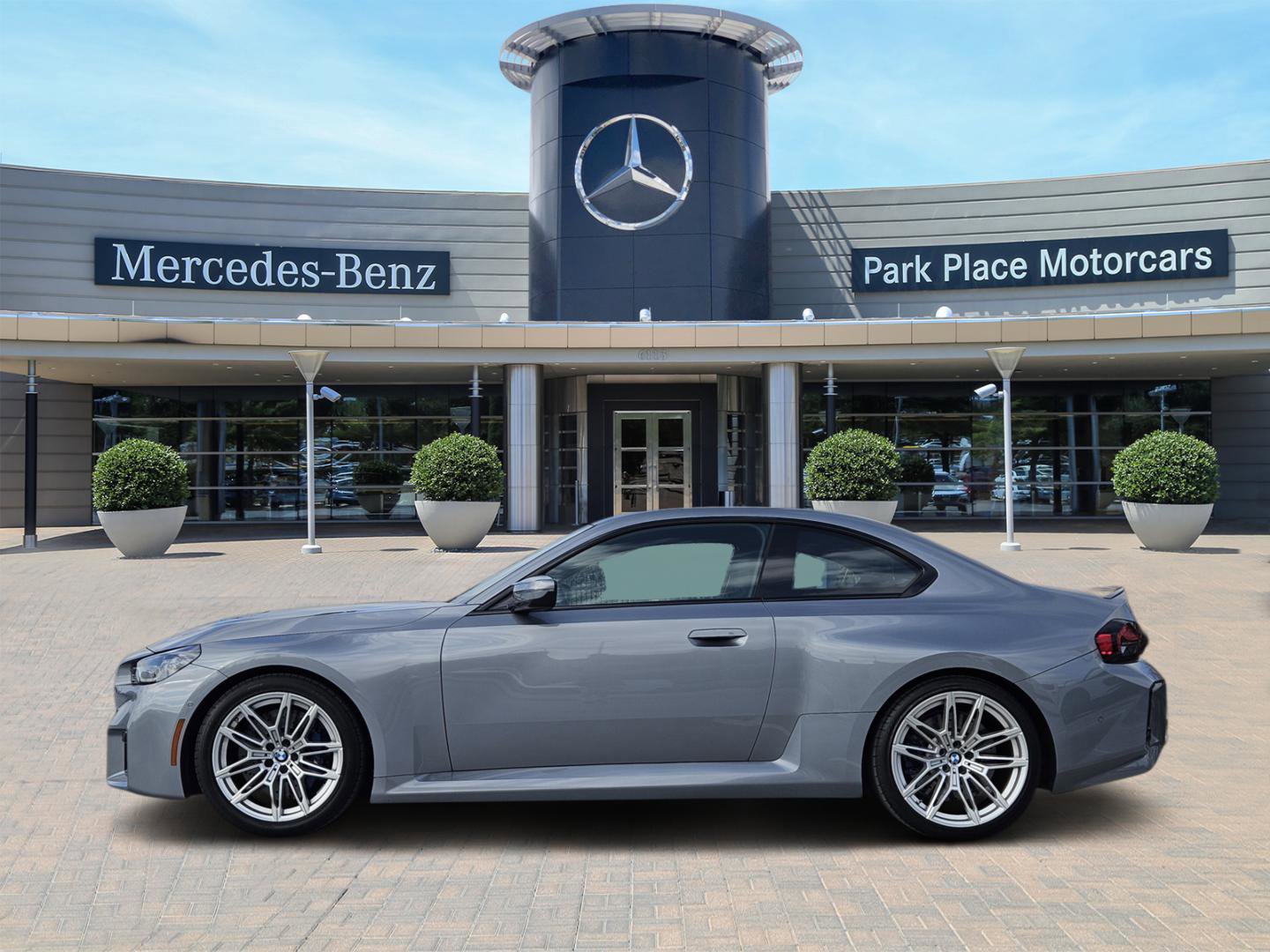 Used 2025 BMW M2 w/ Lighting Package image 3