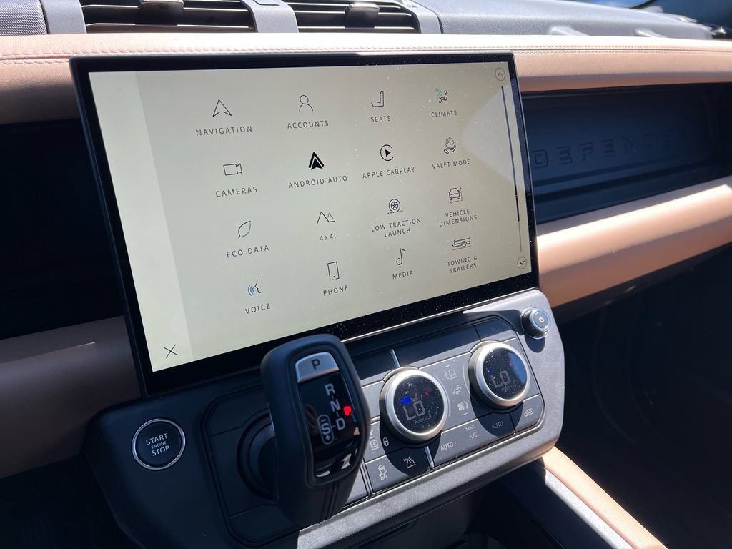 New 2026 Land Rover Defender 130 X-Dynamic SE AWD/4WD image 16