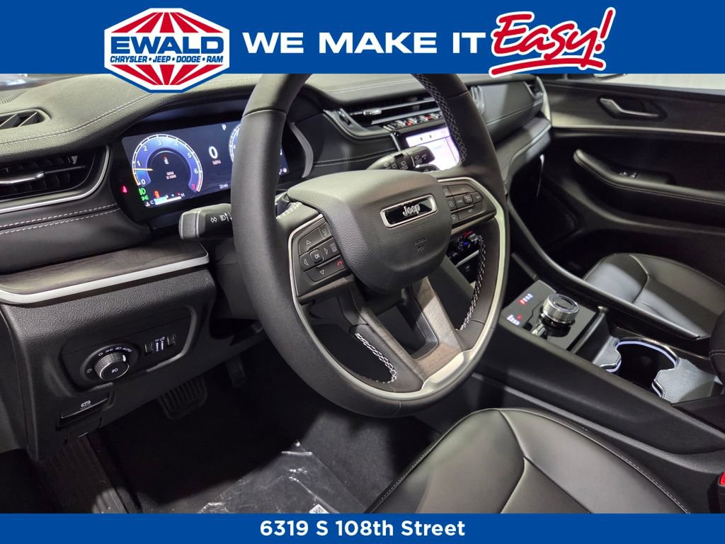 New 2025 Jeep Grand Cherokee L Limited w/ Black Appearance Package image 6