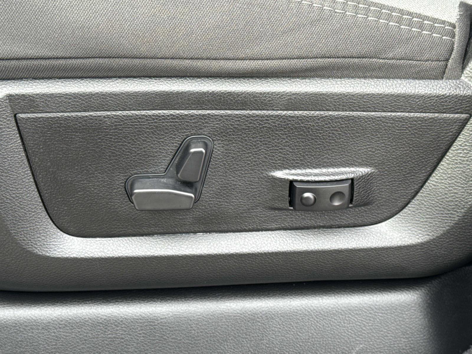 Used 2024 RAM 2500 Big Horn w/ Bed Utility Group image 14