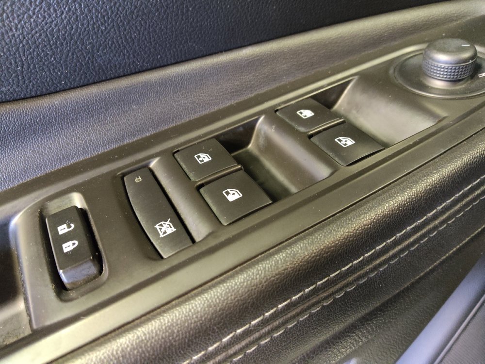 Used 2018 Buick Encore Essence FWD image 27