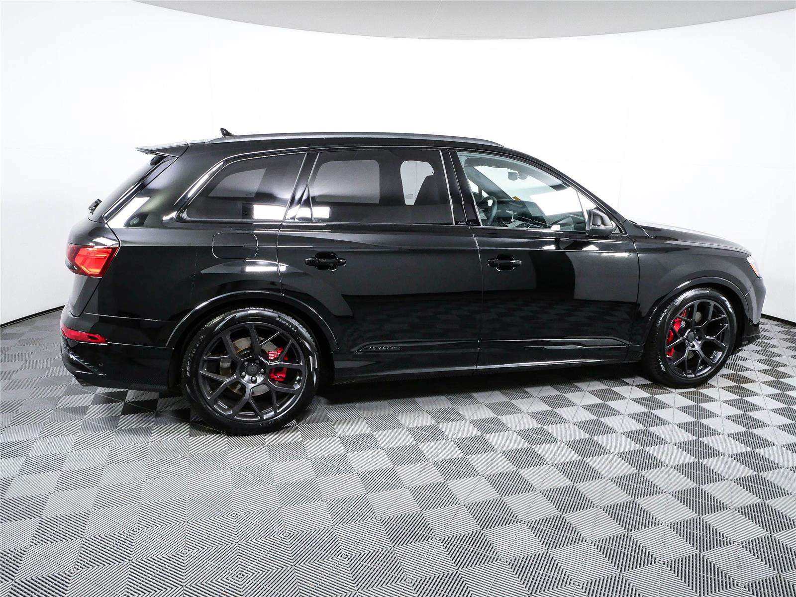 New 2026 Audi SQ7 Prestige AWD/4WD image 2