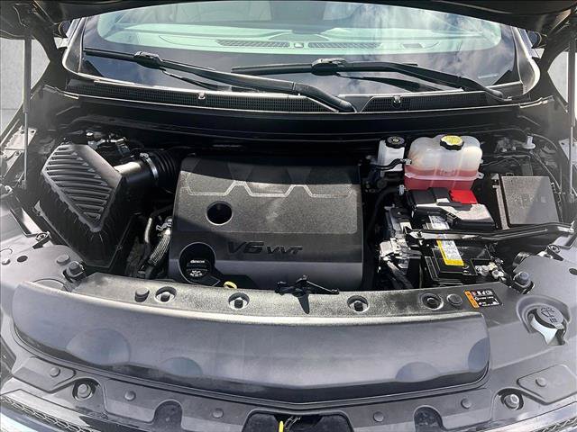 Used 2023 Buick Enclave Essence w/ Sport Touring Edition FWD image 11