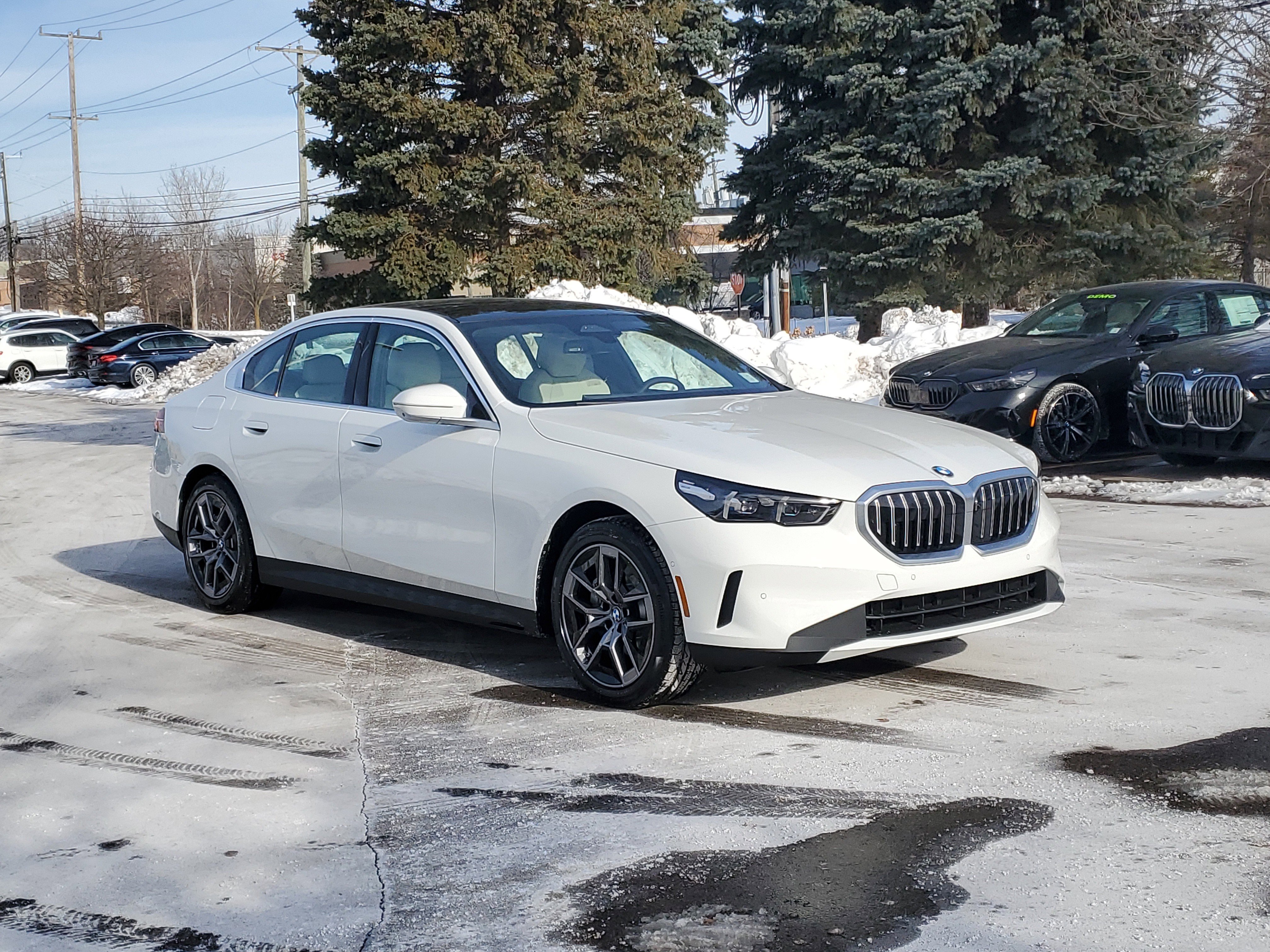 New 2026 BMW 530i xDrive w/ Premium Package image 4