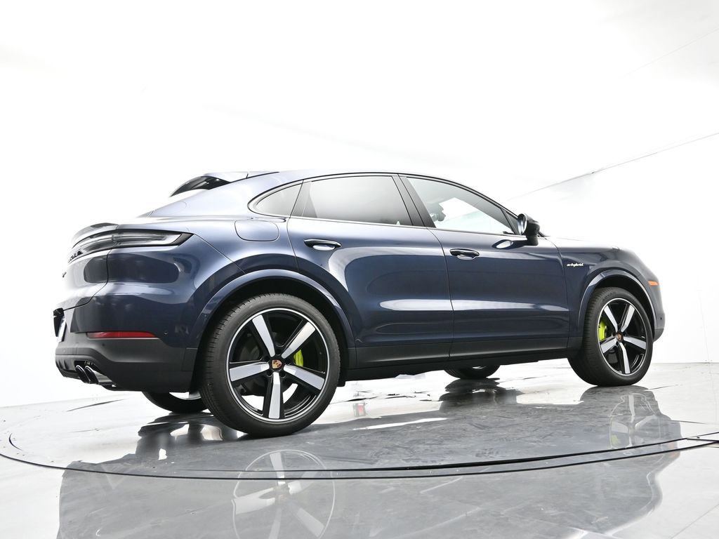 Certified 2025 Porsche Cayenne E-Hybrid Coupe image 51