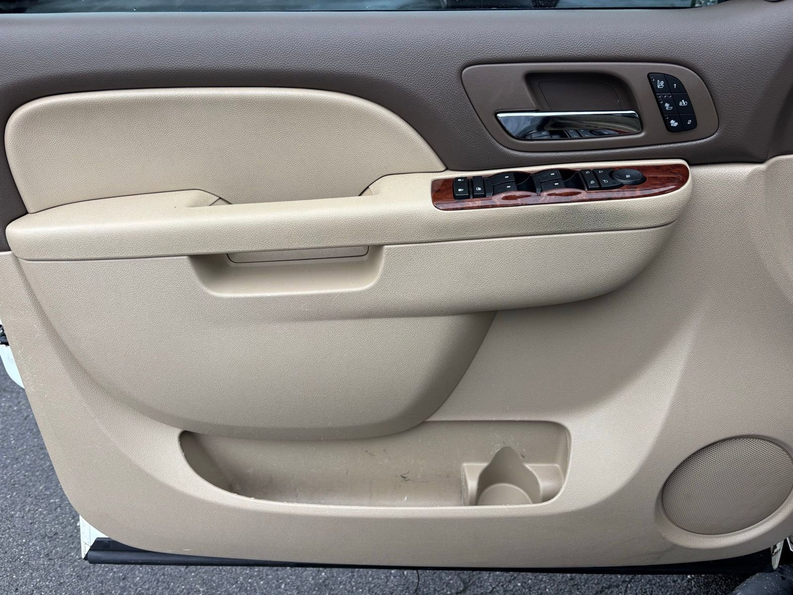 Used 2014 Chevrolet Silverado 2500 LTZ w/ Z71 Appearance Package image 16