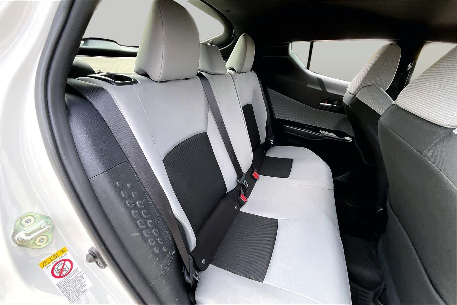 Used 2019 Toyota C-HR XLE FWD image 19
