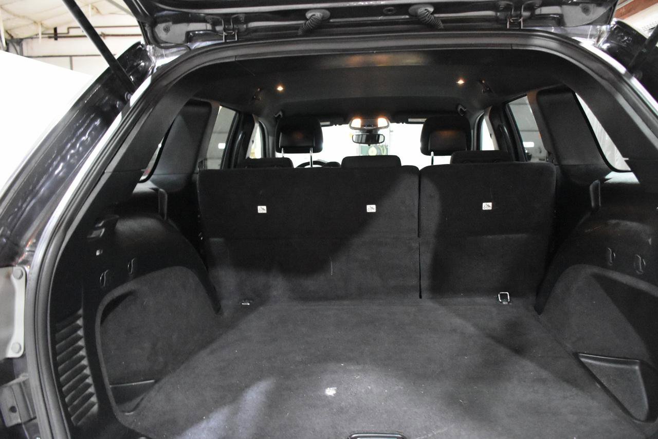 Used 2017 Jeep Grand Cherokee Laredo w/ Quick Order Package 23E AWD/4WD image 9