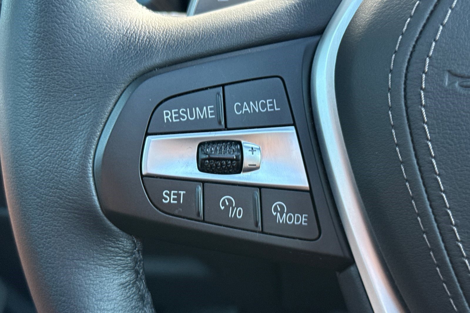 Certified 2024 BMW X5 xDrive50e w/ Premium Package image 29