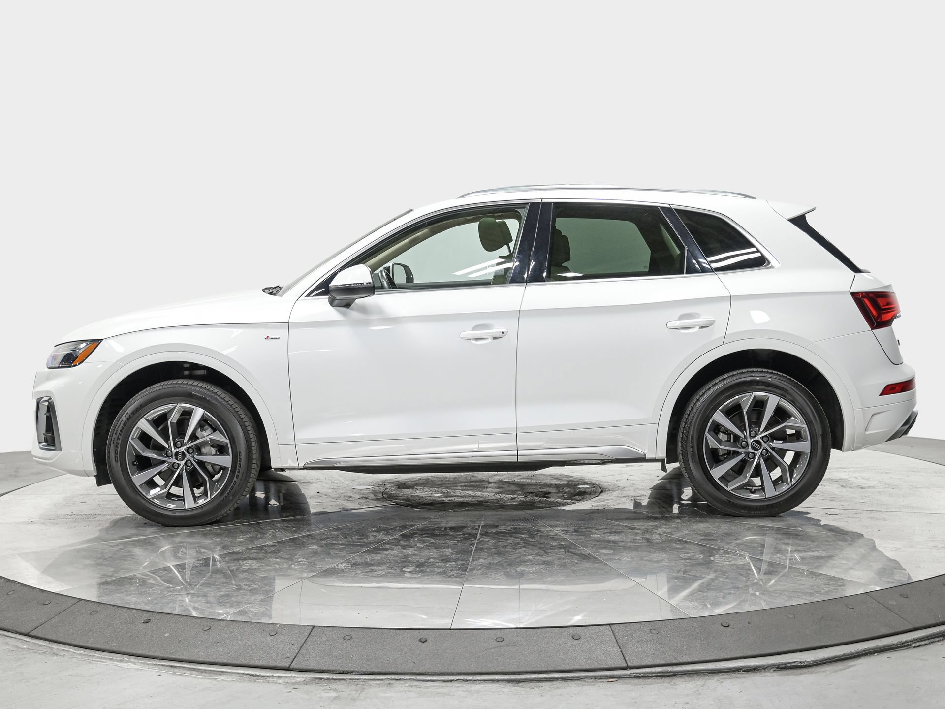 Used 2024 Audi Q5 2.0T Premium Plus AWD/4WD image 2