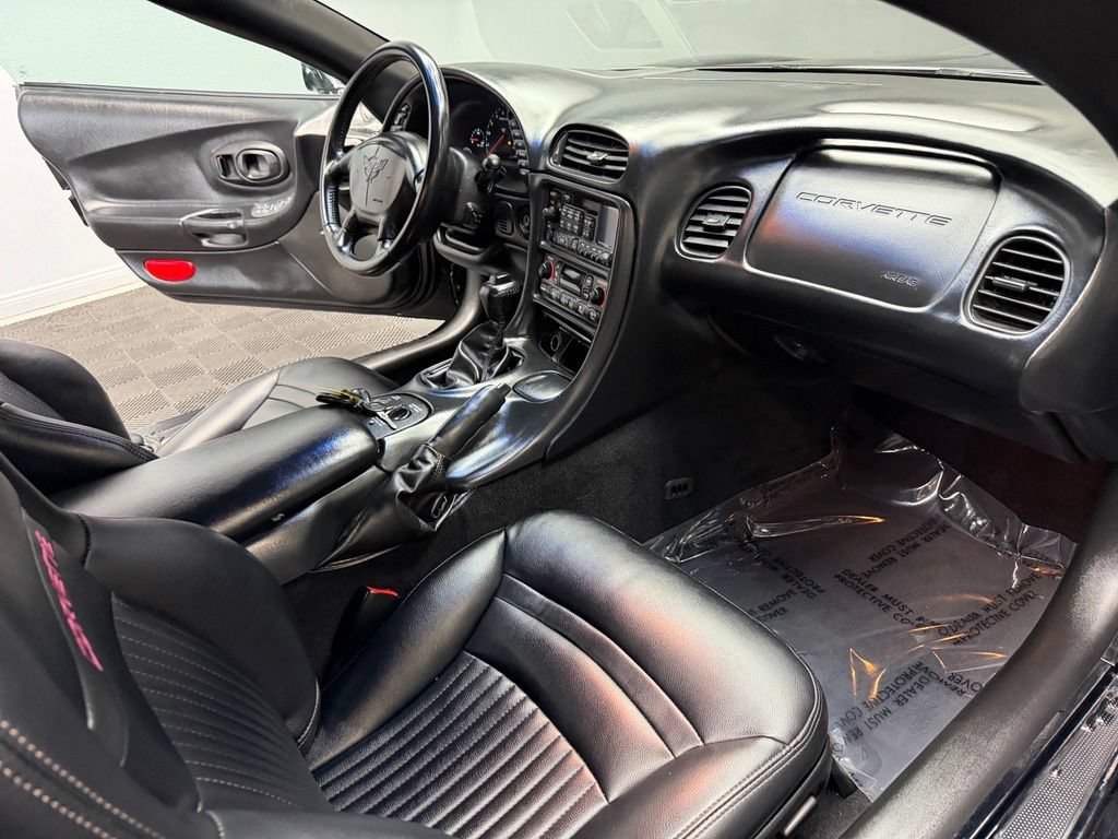 Used 2004 Chevrolet Corvette Convertible w/ Preferred Equipment Group RWD image 39