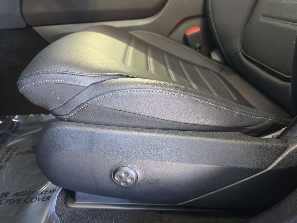 Used 2026 Mercedes-Benz GLC 300 image 32