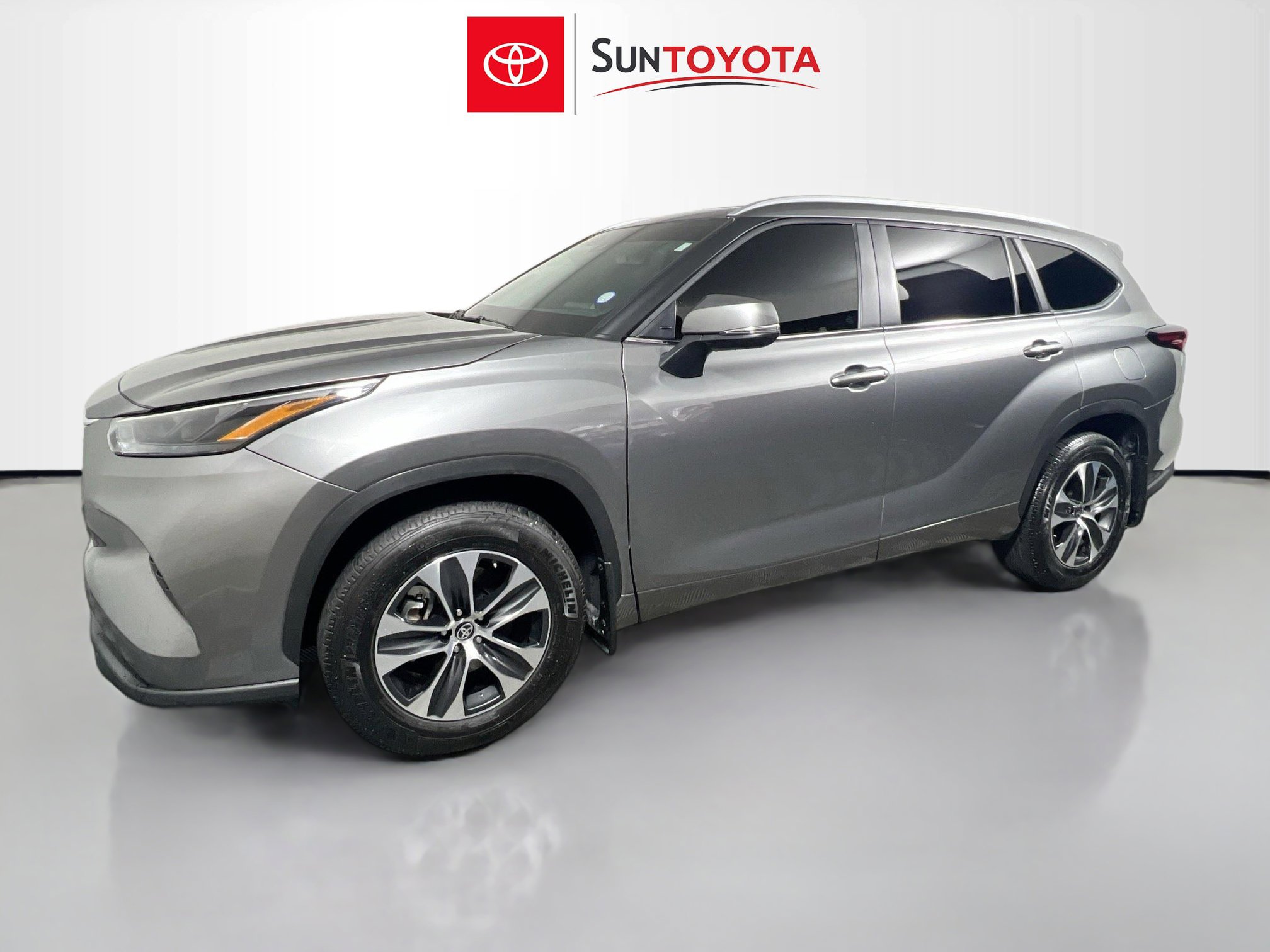 Used 2025 Toyota Highlander XLE image 9