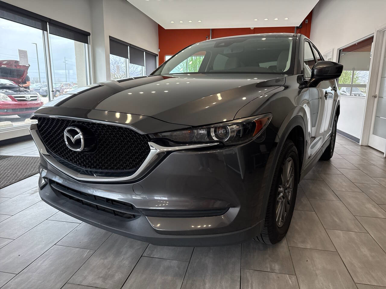 Used 2017 MAZDA CX-5 Touring w/ Preferred Equipment Package FWD image 4