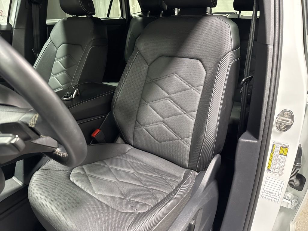 Used 2025 Volkswagen Atlas Cross Sport SE image 16