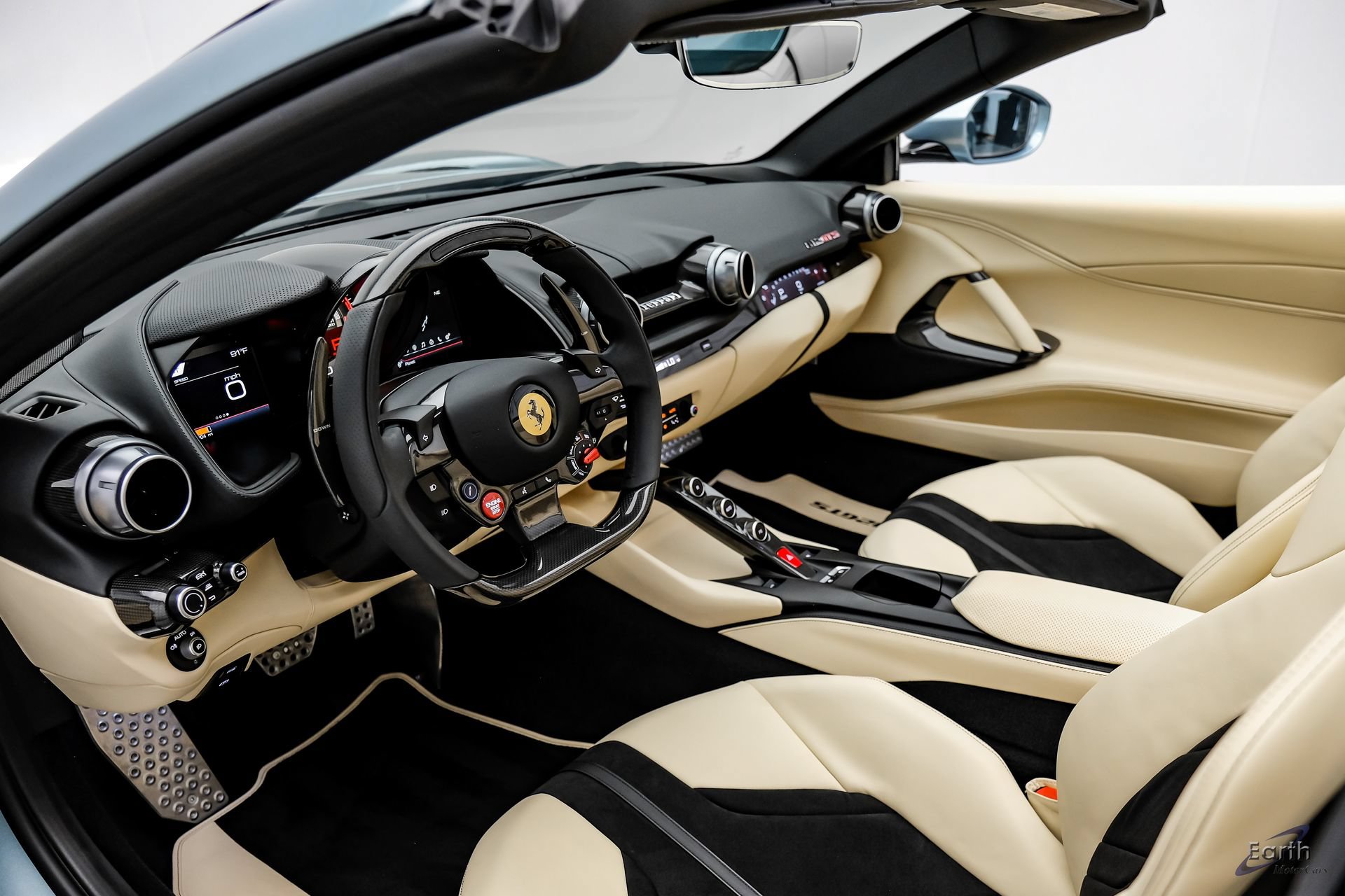 Used 2023 Ferrari 812 GTS RWD image 3