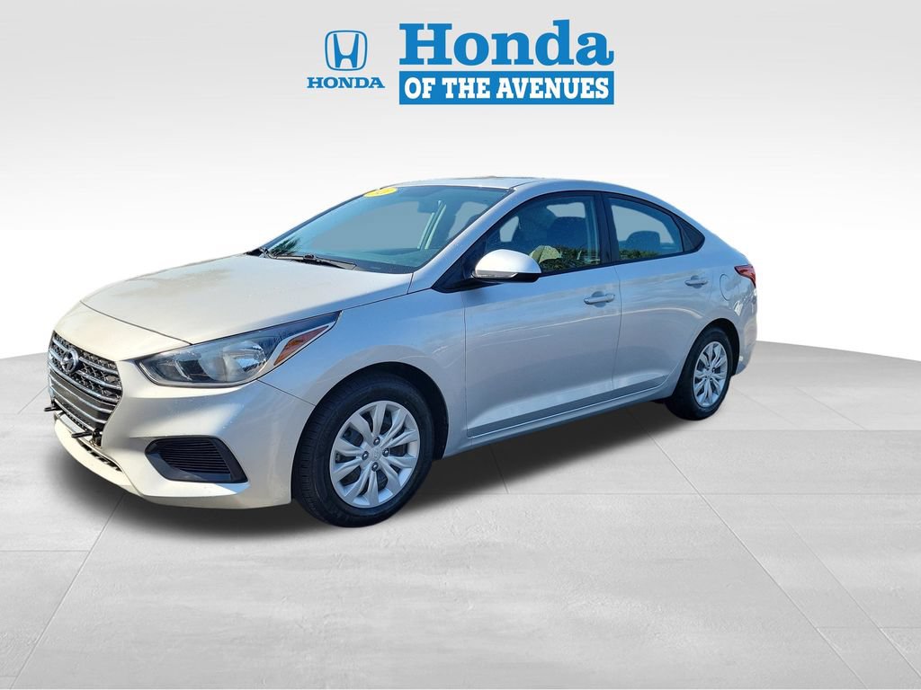 Used 2021 Hyundai Accent SE FWD image 2