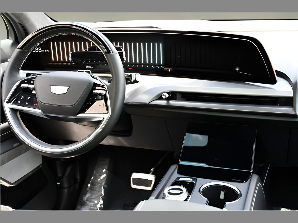 Used 2026 Cadillac Vistiq Platinum w/ LPO, Floor Liner Package AWD/4WD image 20