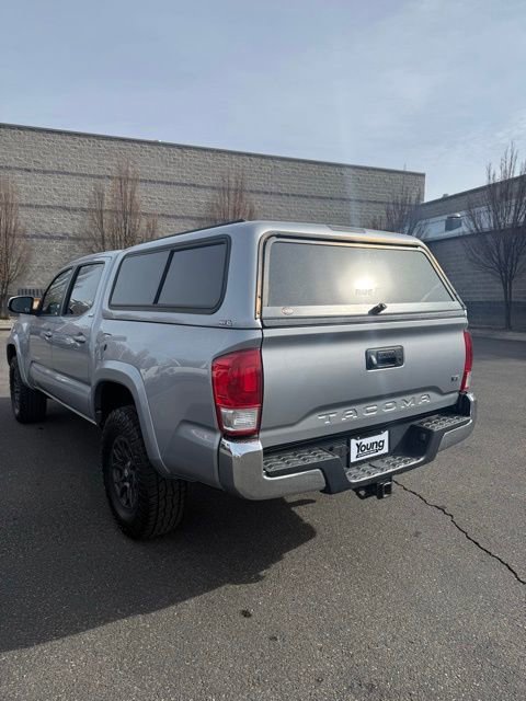 Used 2017 Toyota Tacoma SR5 image 8