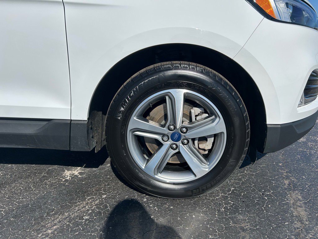 Used 2022 Ford Edge SEL w/ Convenience Package image 2