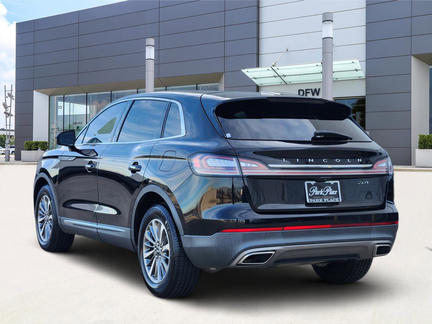 Used 2020 Lincoln Nautilus Reserve image 4