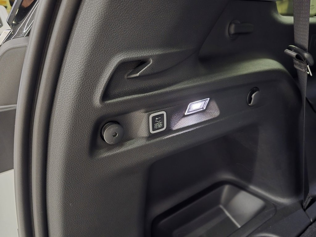 Used 2024 Jeep Grand Cherokee L Laredo w/ Luxury Tech Group I image 42