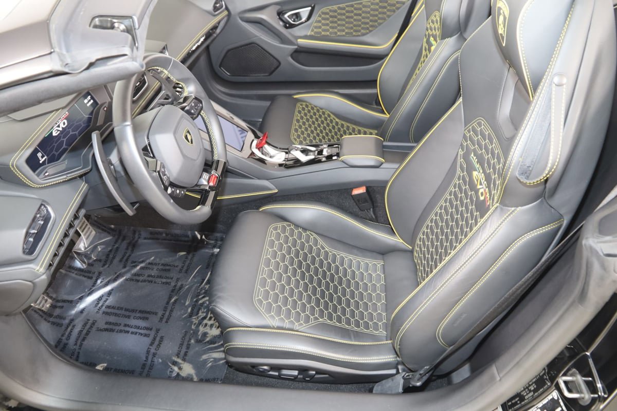 Used 2023 Lamborghini Huracan EVO image 48