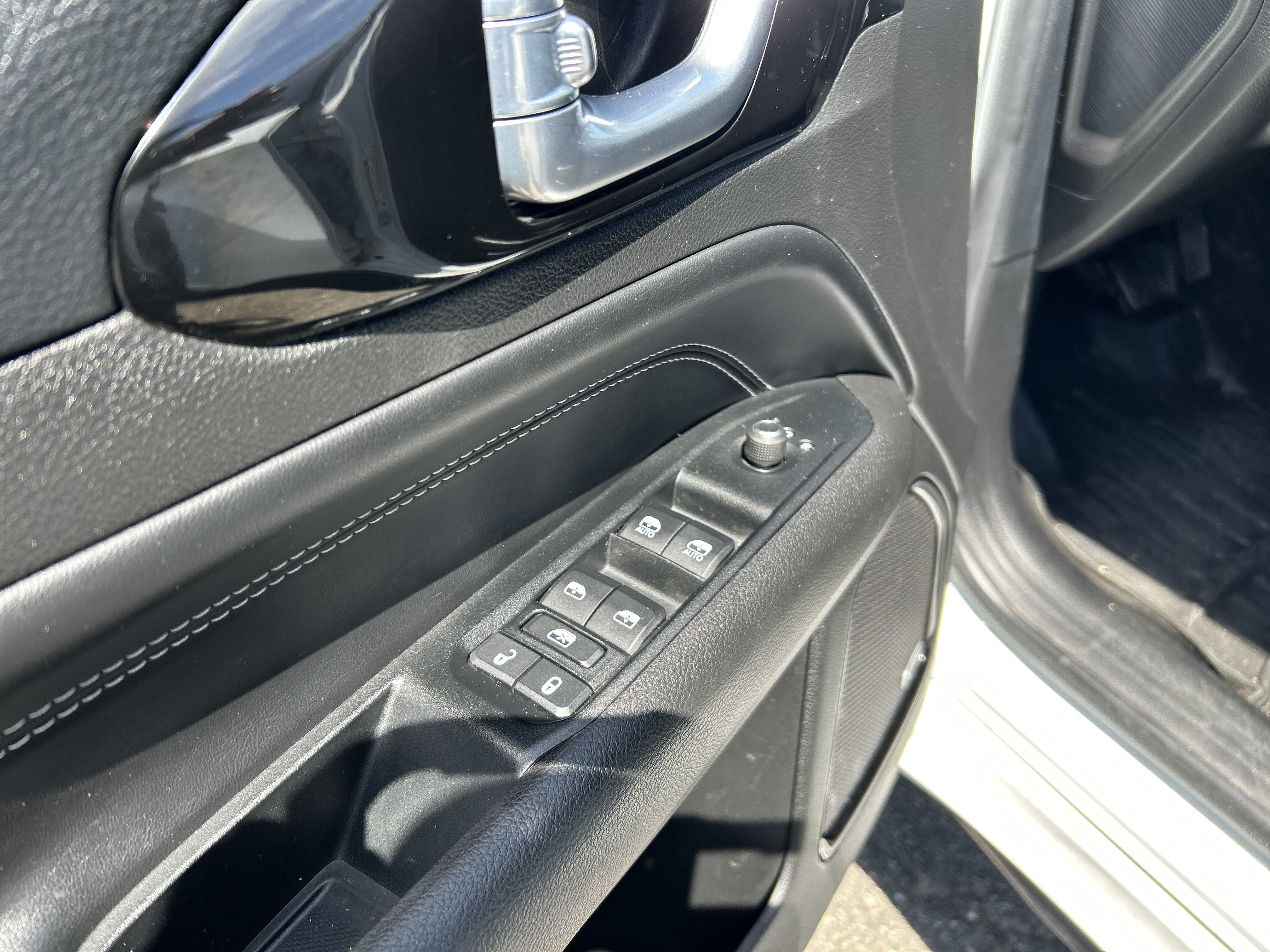 Used 2022 Jeep Compass High Altitude AWD/4WD image 14