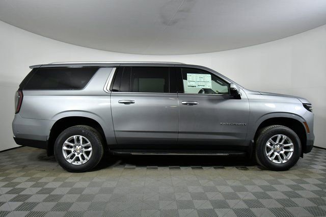 New 2026 Chevrolet Suburban LT w/ Comfort Package image 15