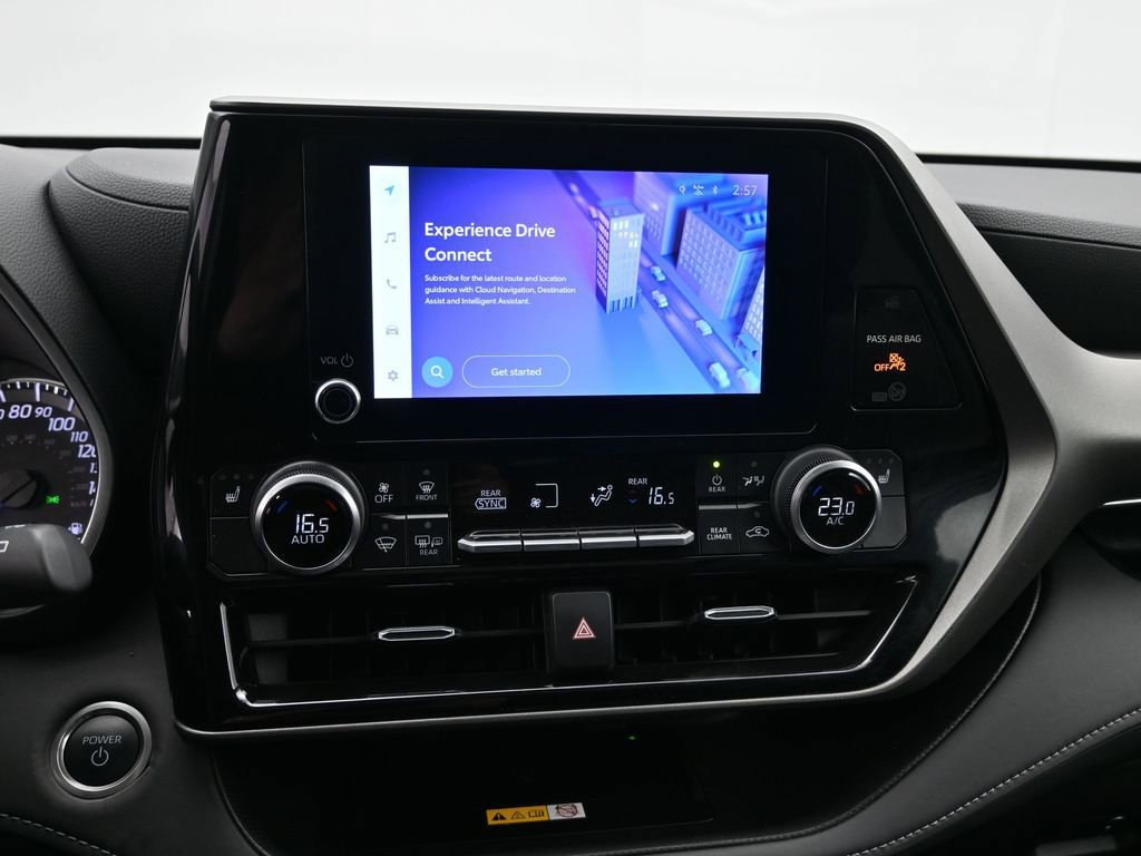Used 2024 Toyota Highlander XLE image 16