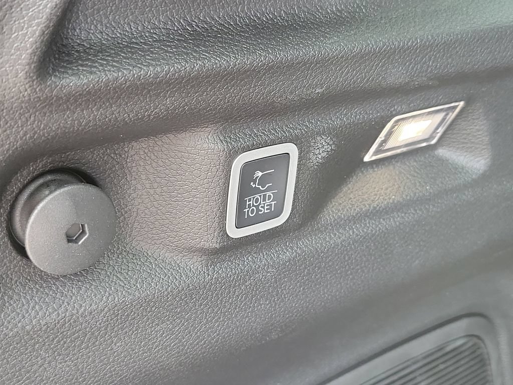 New 2026 Jeep Grand Cherokee L Limited w/ Limited Altitude Package AWD/4WD image 7
