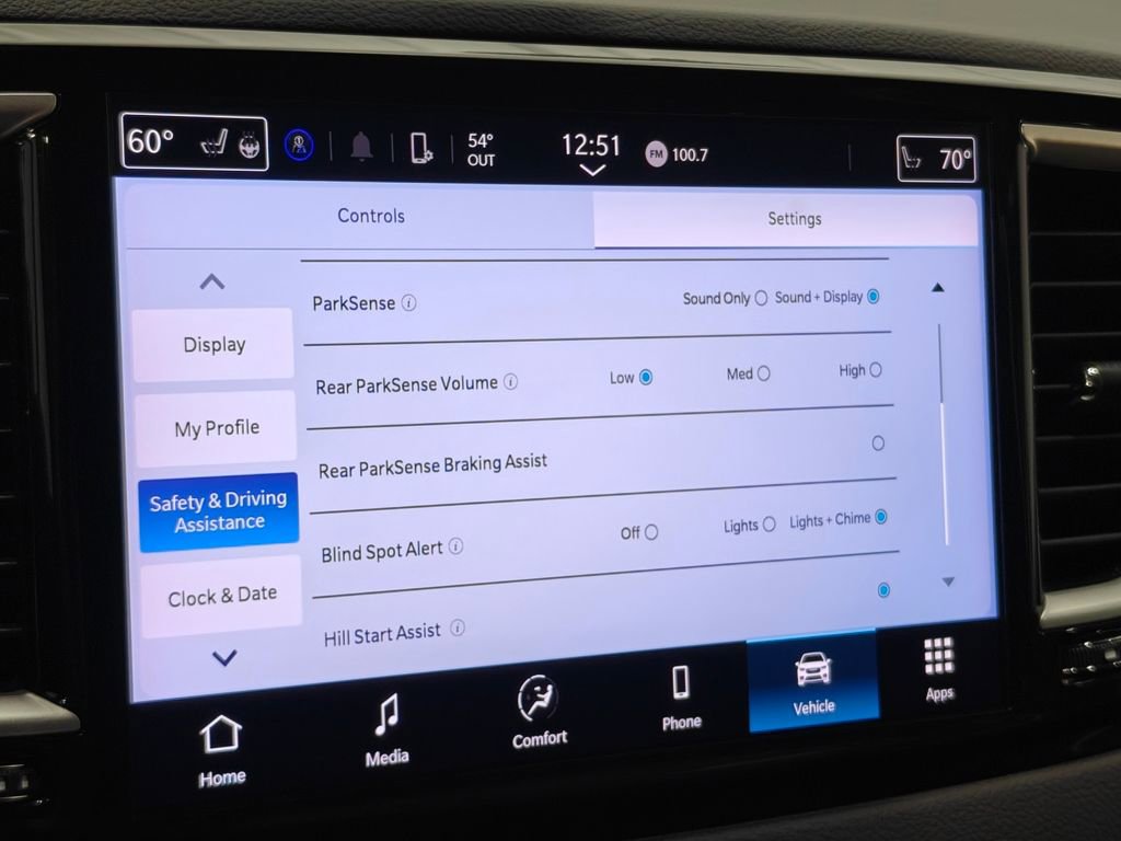 Used 2024 Chrysler Pacifica Touring-L image 47