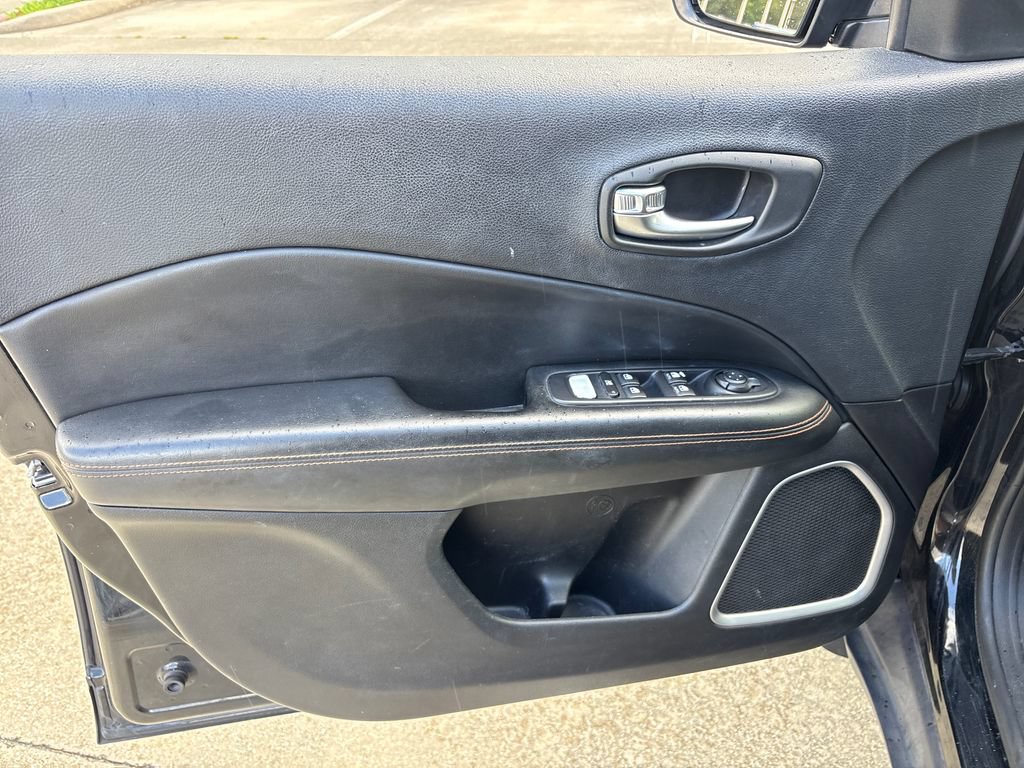 Used 2018 Jeep Compass Limited w/ Safe & Security Group FWD image 18