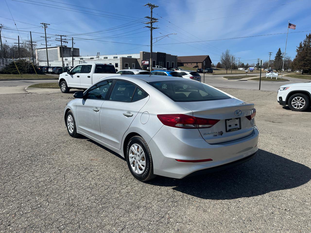 Used 2018 Hyundai Elantra SE FWD image 3