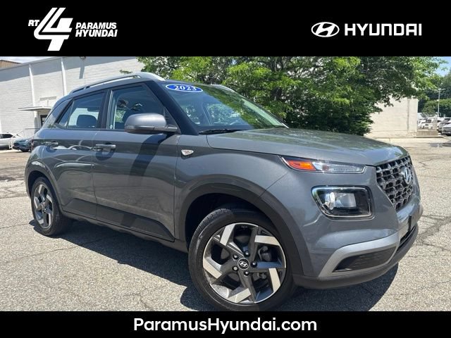 Used 2023 Hyundai Venue SEL FWD image 1