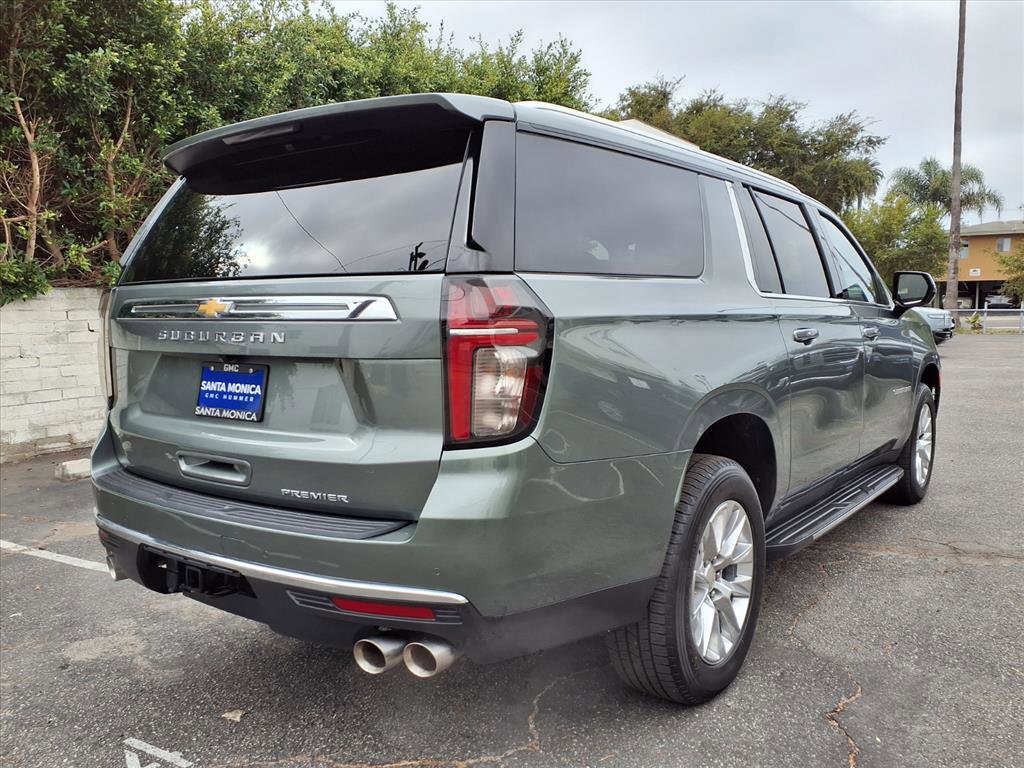 Used 2023 Chevrolet Suburban Premier image 21