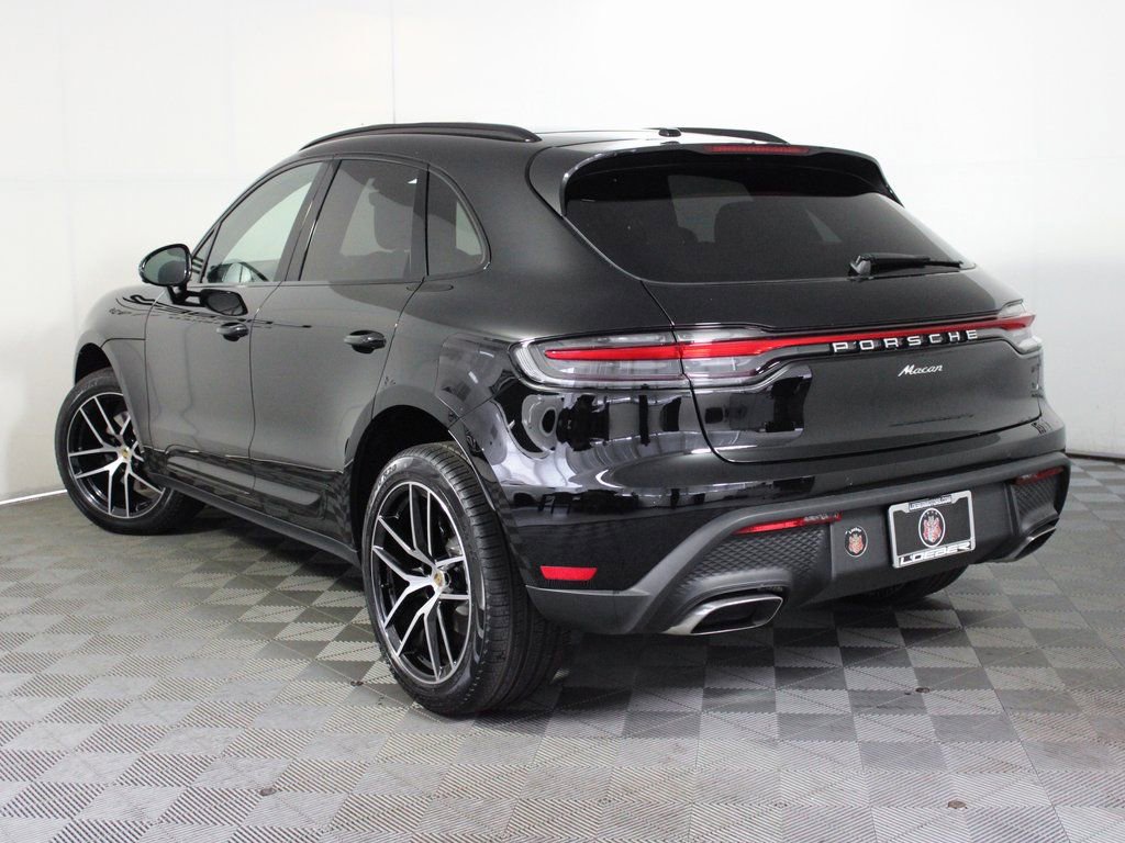 Certified 2025 Porsche Macan image 3