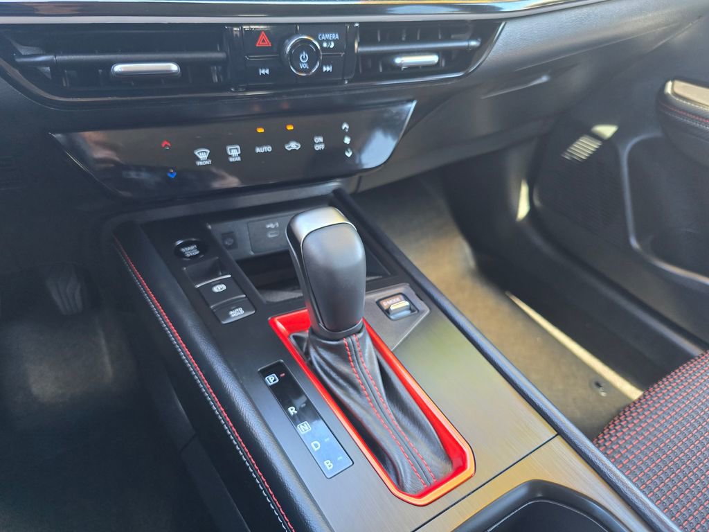 Used 2025 Nissan Kicks SR image 17