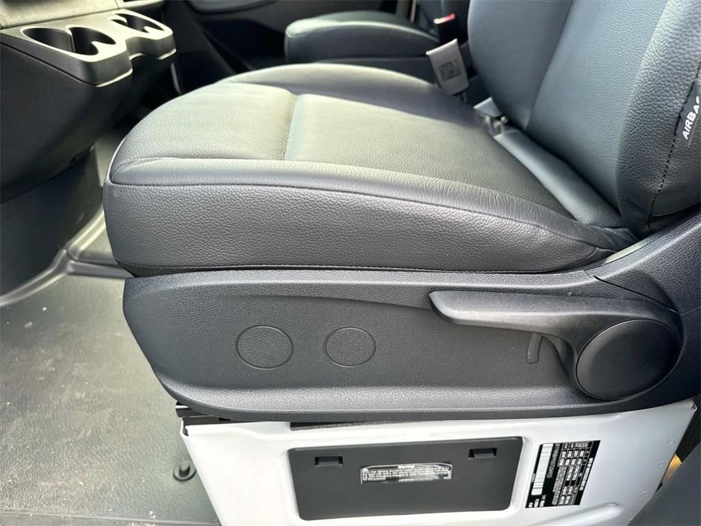 Used 2025 Mercedes-Benz Sprinter 2500 image 17