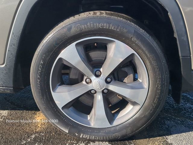 Used 2019 Jeep Cherokee Limited image 11