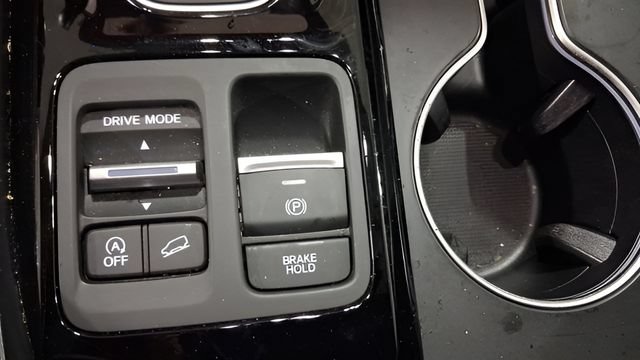 Used 2025 Honda Pilot Touring image 38