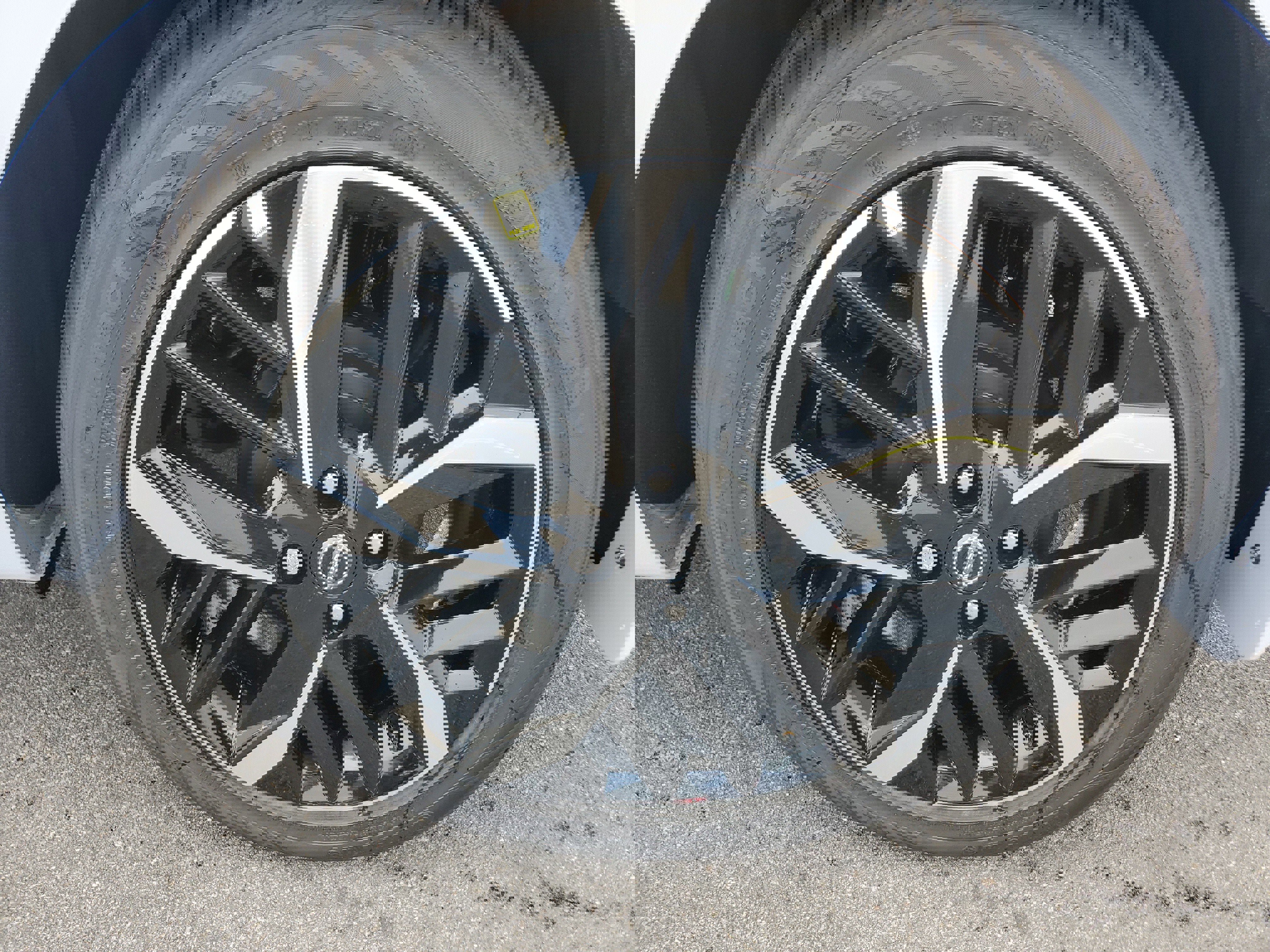 New 2025 Nissan Versa SR w/ Trunk Package image 8