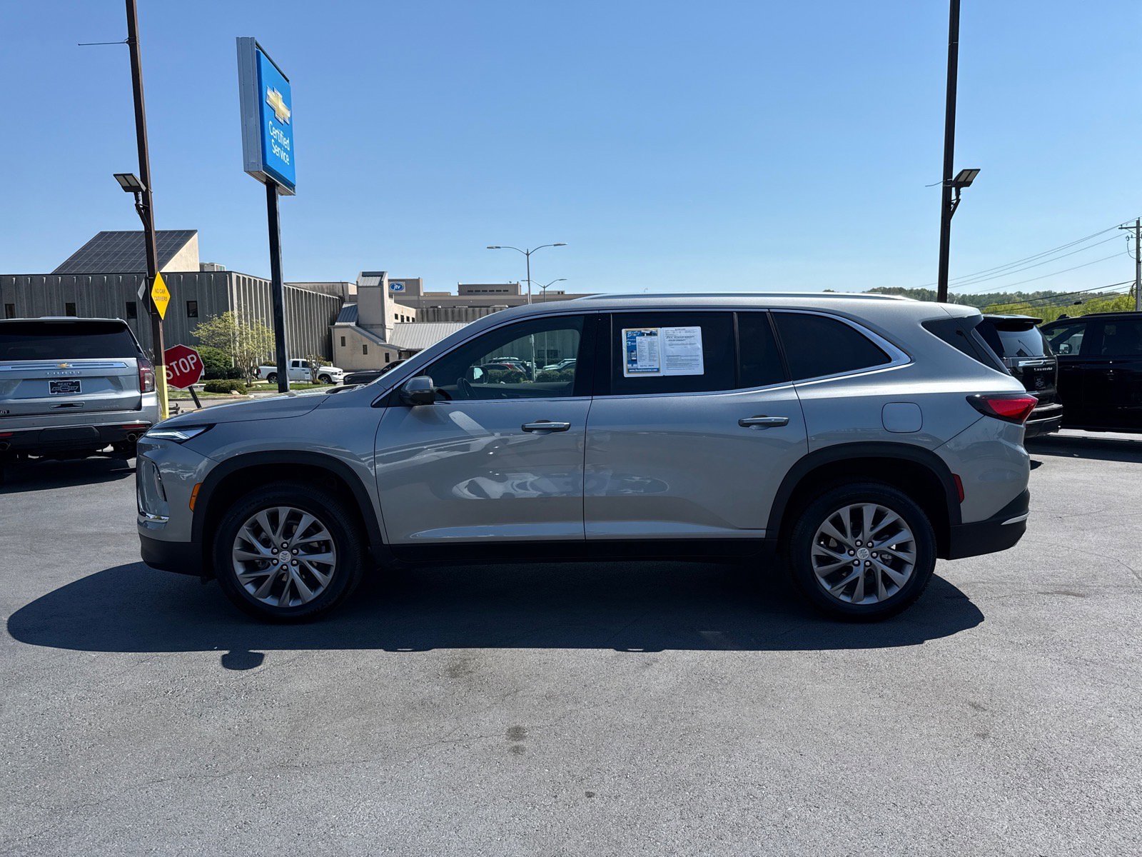 Used 2025 Buick Enclave Preferred image 6