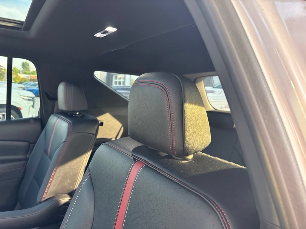 Used 2024 Chevrolet Traverse RS w/ LPO, Floor Liner Package FWD image 12
