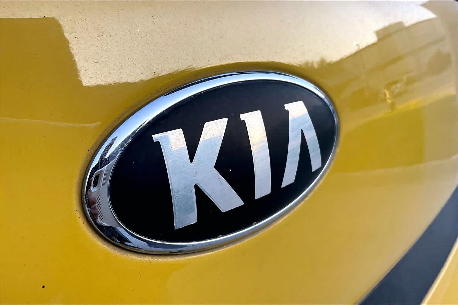 Used 2014 Kia Soul ! w/ Sun & Sound Package FWD image 10