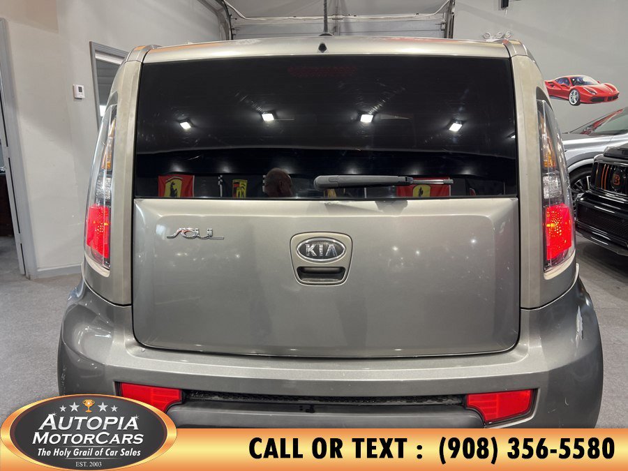 Used 2010 Kia Soul + w/ Audio Pkg FWD image 28